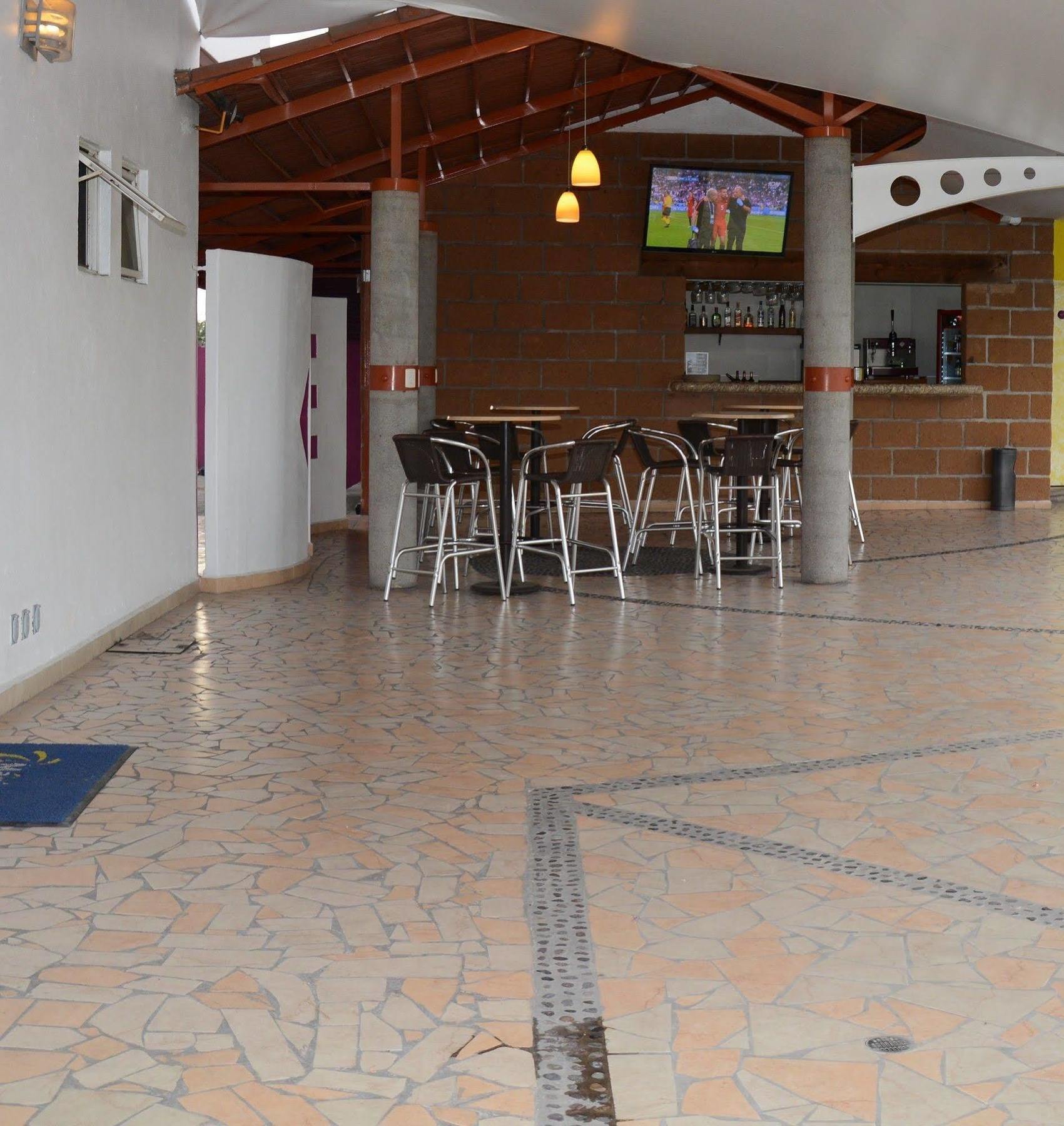 Hotel Magico Inn Cuautla  Экстерьер фото