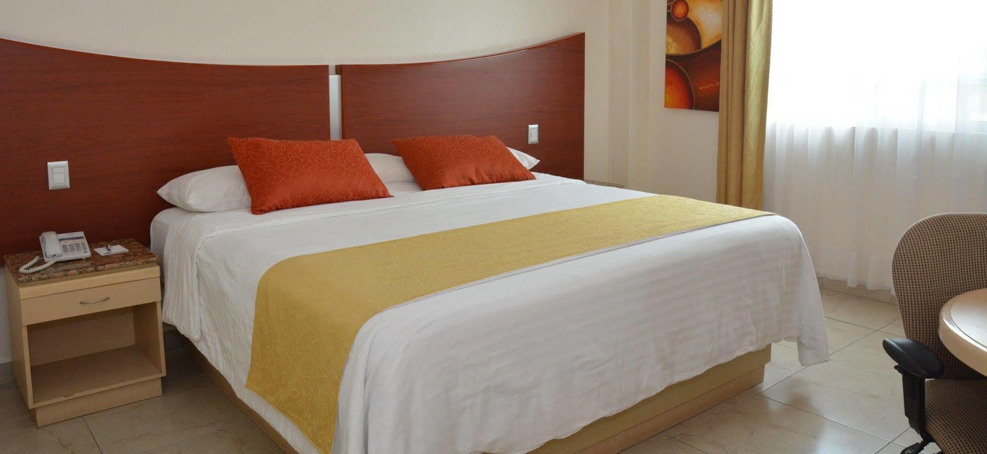 Hotel Magico Inn Cuautla  Экстерьер фото