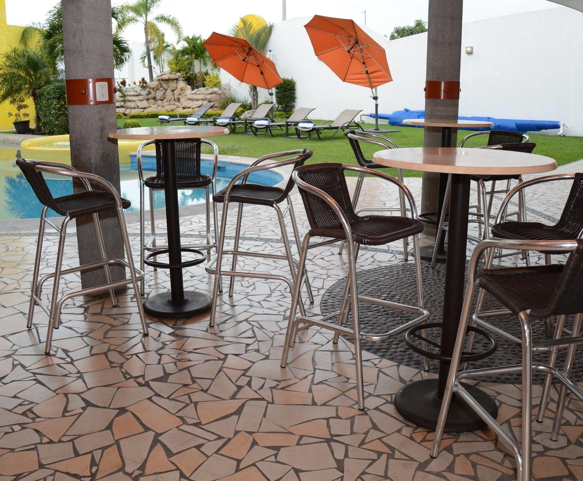 Hotel Magico Inn Cuautla  Экстерьер фото